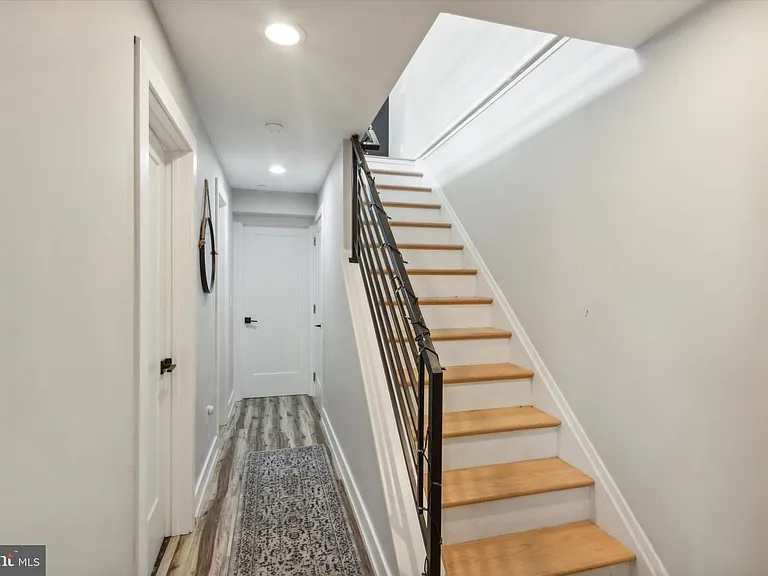 1500 N Myrtlewood St — Photo 17