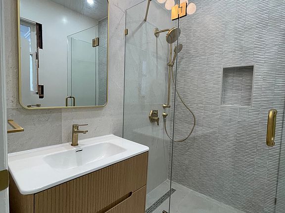 4th image of 1867 Page St APT 3