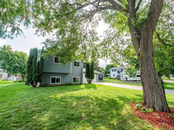 9055 Upper 81st St S, Cottage Grove, MN 55016