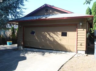 16907 SE Naegeli Dr, Portland, OR 97236