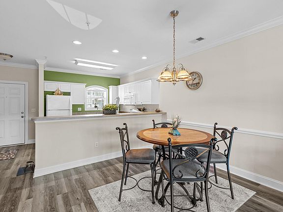 4th image of 4136 Hibiscus Dr Unit 203