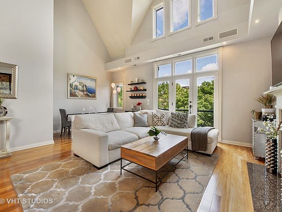2nd image of 849 W Wrightwood Ave APT 3E