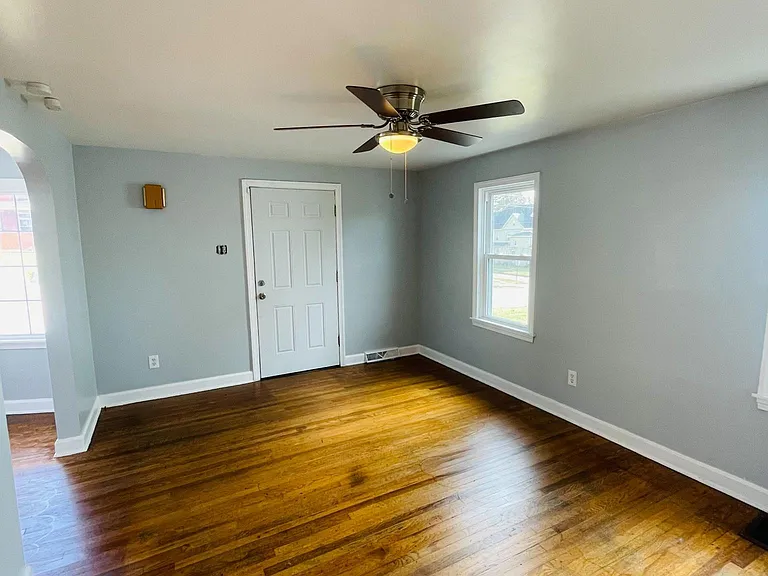 1305 Highland Ave — Photo 9