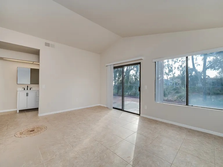 1090 Winding Oak Dr — Photo 23
