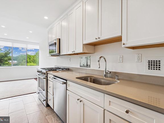3rd image of 6621 Wakefield Dr APT 302
