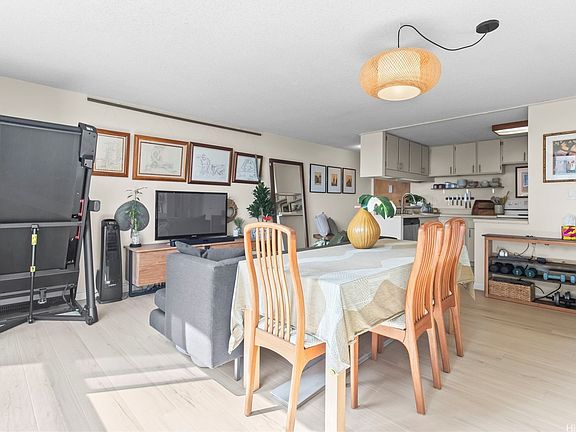 4th image of 2724 Kahoaloha Ln APT 1103