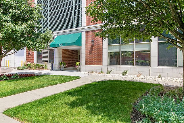 1st image of 1717 S Prairie Ave APT 610
