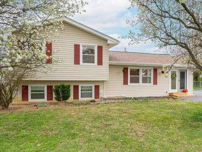 6460 E Donnagail Dr, Penn Laird, VA, 22846
