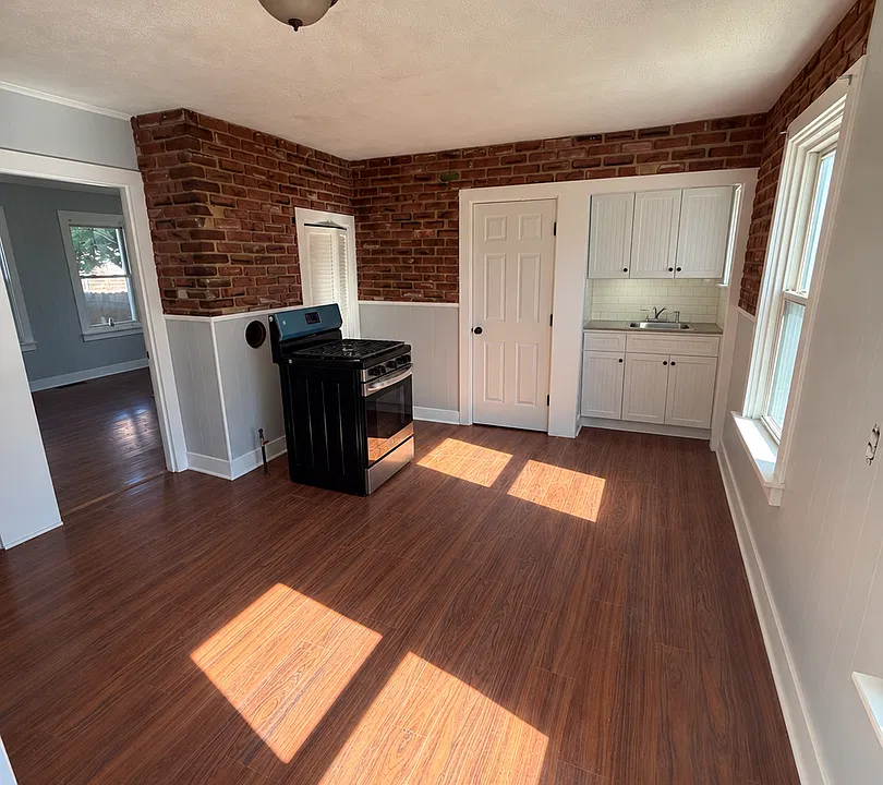 27 Davis St #1