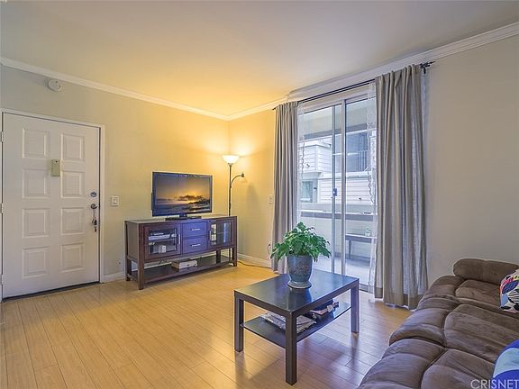 2nd image of 11150 Glenoaks Blvd Unit 115