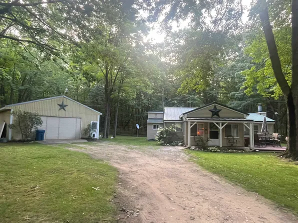 8800 S Acorn Dr, Harrison, MI 48625