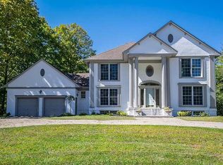 9056 Symmes Ridge Ln, Loveland, OH 45140