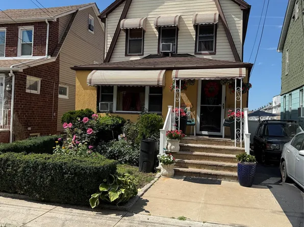 19811 116th Avenue, Addisleigh Park, NY 11412