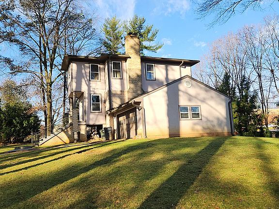 2nd image of 9016 Denise Ln