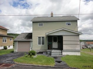 1040 Hill St, Nanty Glo, PA 15943