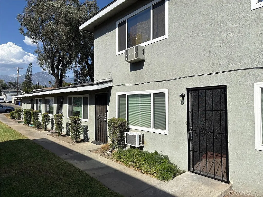 2 bed, 1.5 bath, 1100 sqft, $2,350 — Photo 3