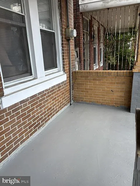 3 bed, 1.0 bath, 1100 sqft, $1,800 — Photo 4
