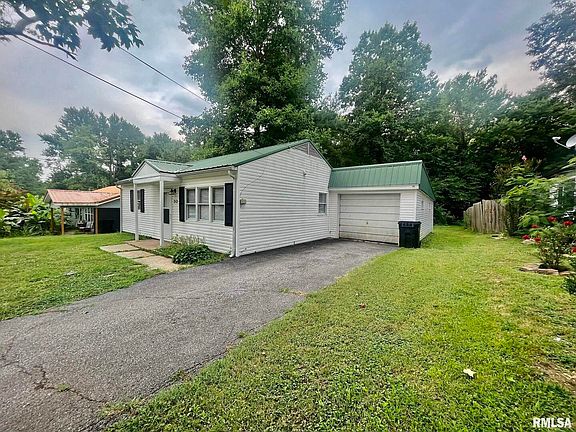 3rd image of 212 Lindsey Ave