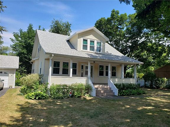 2nd image of 1539 Plainfield Pike
