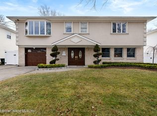 63 Dawson Dawson Cir, Staten Island, NY 10314