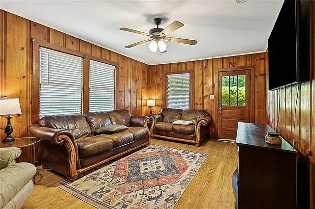 3 bed, 2.0 bath, 1362 sqft, $1,750 — Photo 3