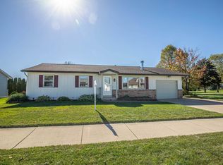 624 30th St, Monroe, WI 53566