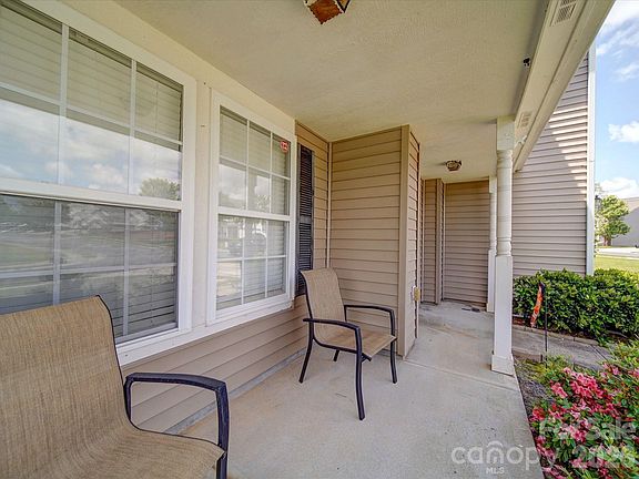 2nd image of 3841 Shasta Cir