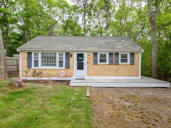 13 Coach House Ln, South Dennis, MA 02660