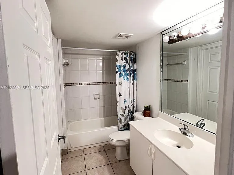 2475 NW Sixteen Street Rd #215 — Photo 10