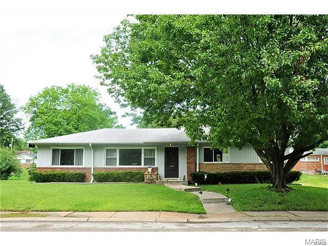 1131 Wilson Ave photo 1