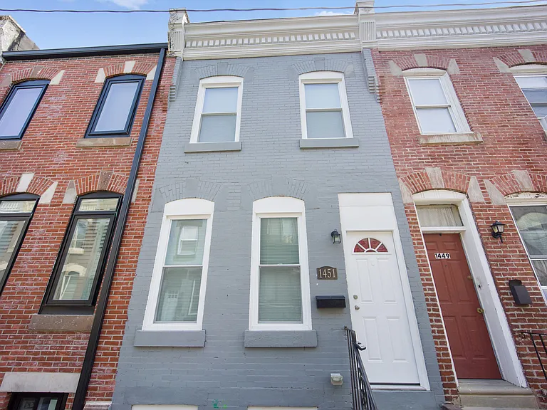 1451 N Dover St — Photo 1