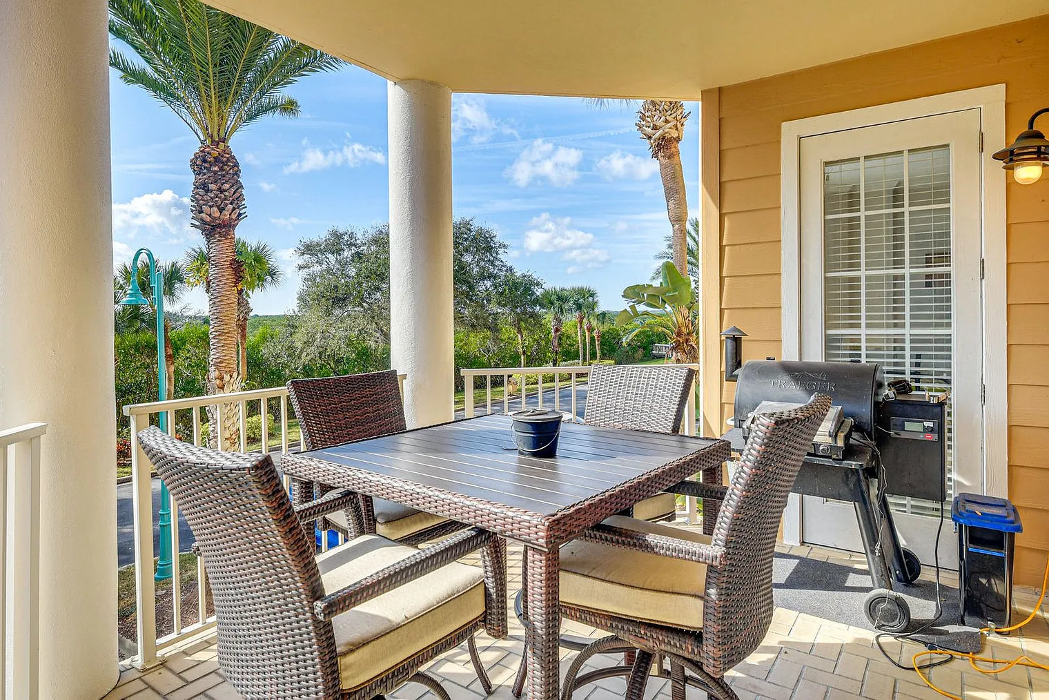 2 bed, 2.0 bath, 1399 sqft, $6,838 — Photo 4