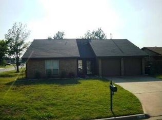 1702 NW 76th St, Lawton, OK 73505