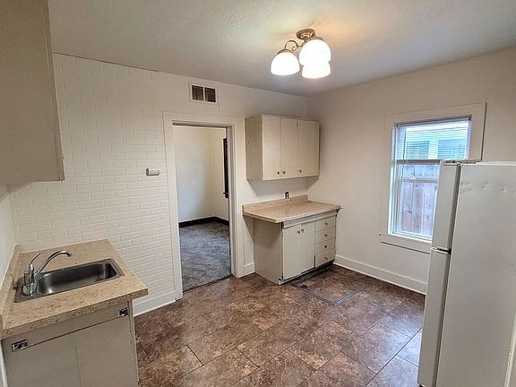 2nd image of 1804 Wood St Unit 1804