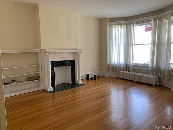 2nd image of 428 Richmond Ave APT 3