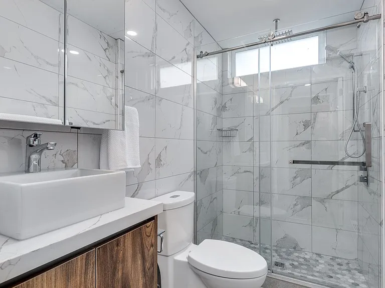 1170 Barclay St #203 — Photo 6