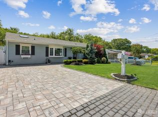 24 Brandeis Rd, Parlin, NJ 08859