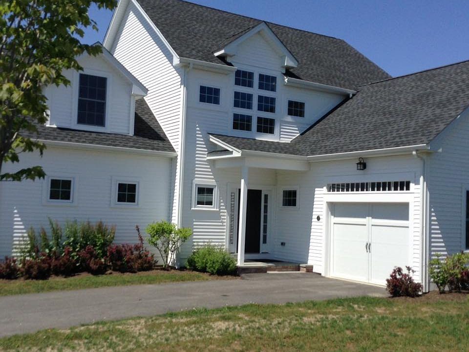 2nd image of 18 Mirror Pond Rd #18