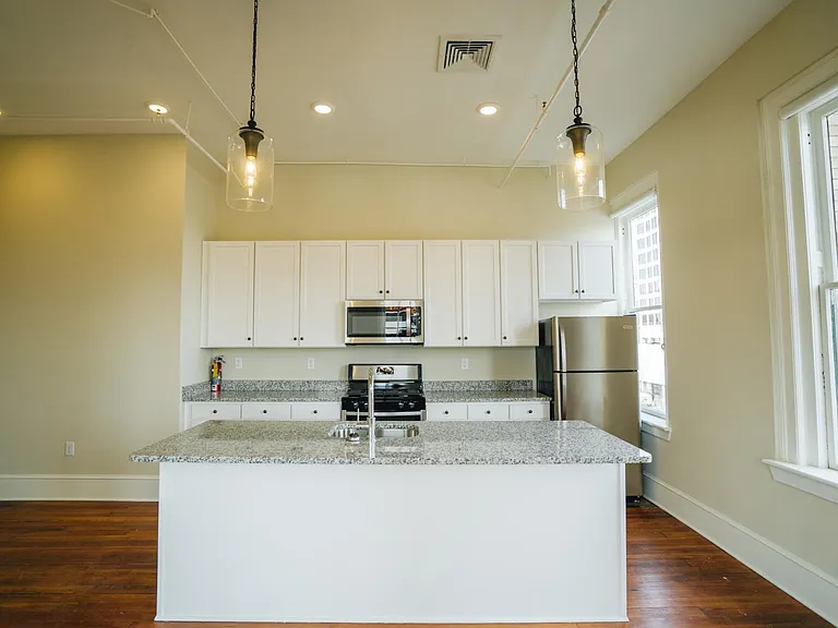 520 Mulberry St #402 — Photo 16