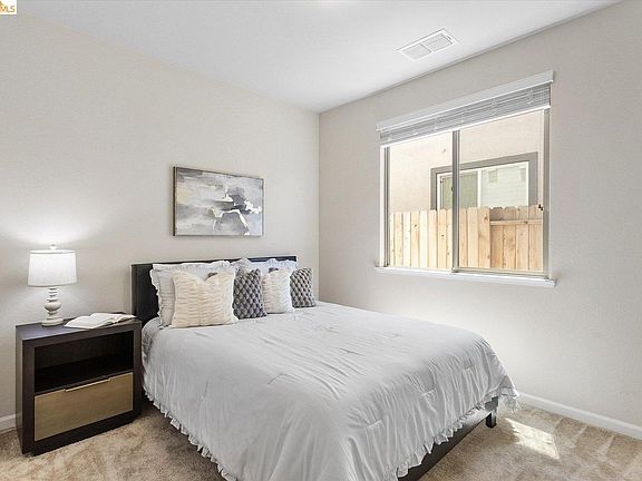 5th image of 4352 Vanguard Dr