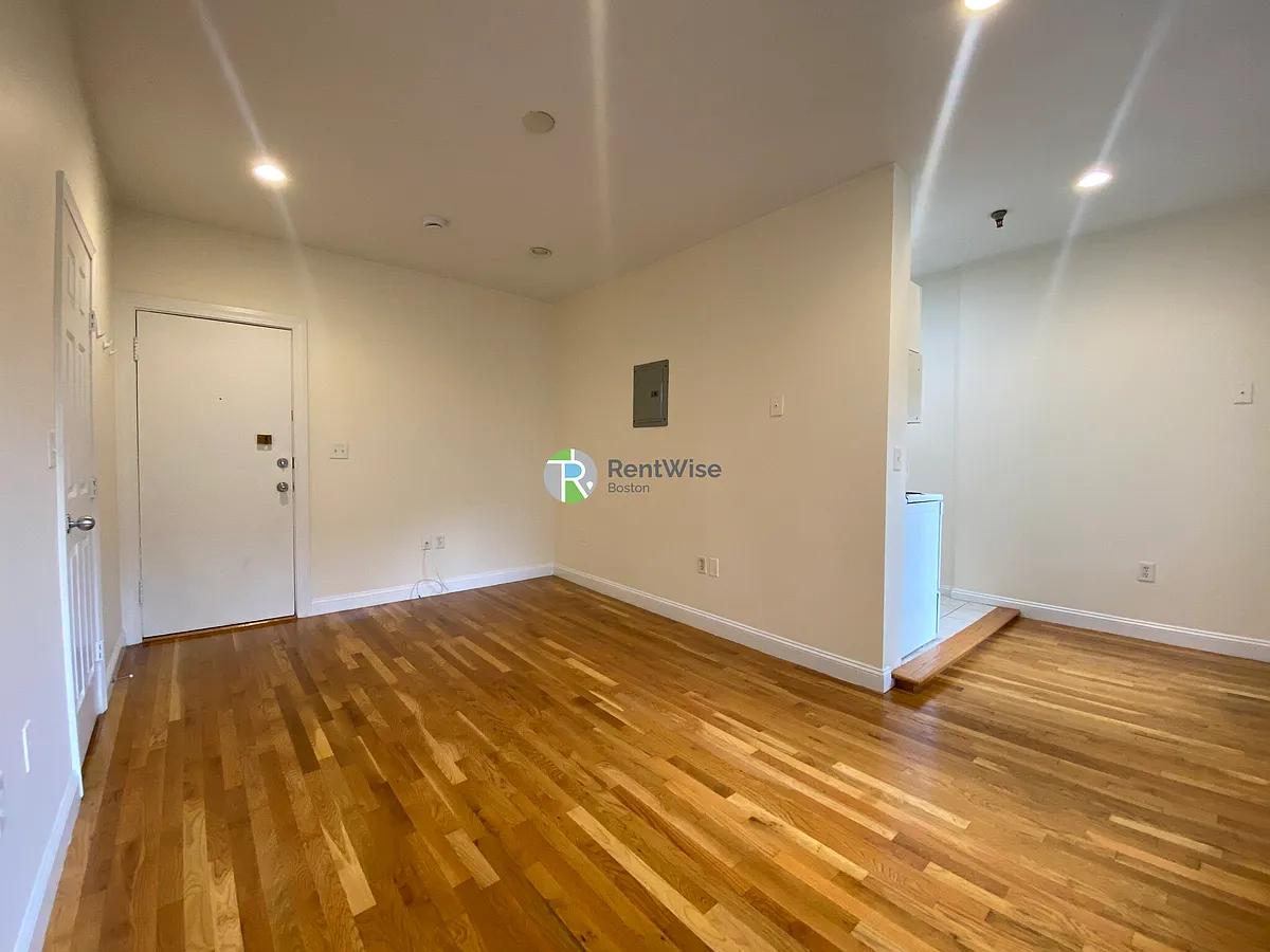 Building Photo - 60 Queensberry St #12