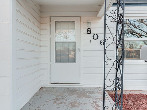 4th image of 806 E Lons St
