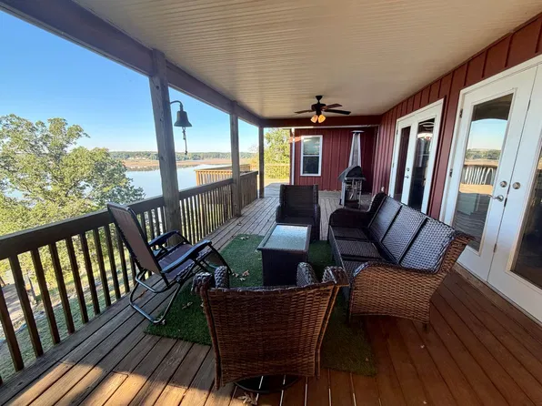 714 Roanoke Dr, Clarksville, VA 23927