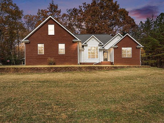 2nd image of 410 Crabapple Ln