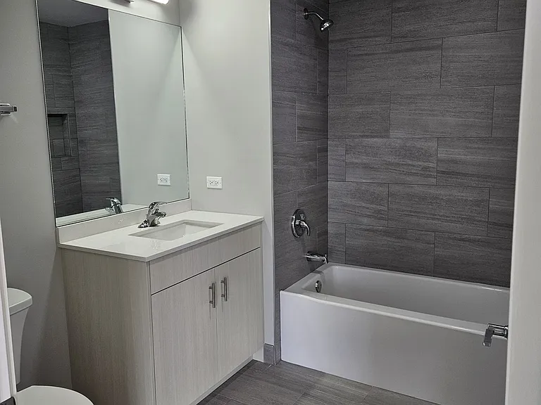 3176 S Archer Ave #206 — Photo 5