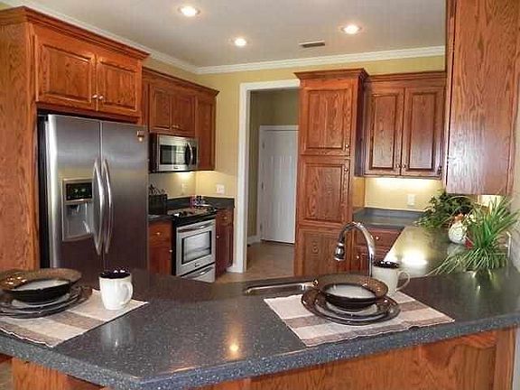 2nd image of 513 Riverwood Dr