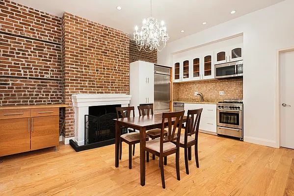 Rented by Bold New York | media 27