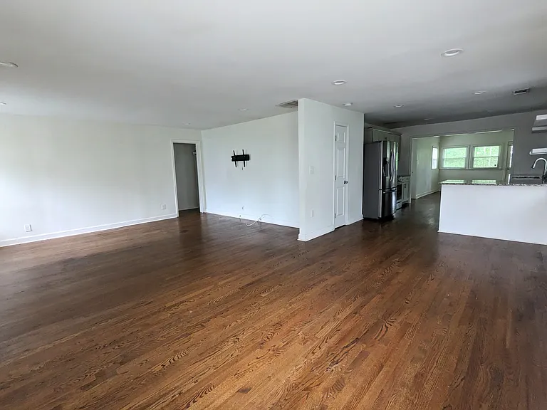 1683 Richland Rd SW #A — Photo 5