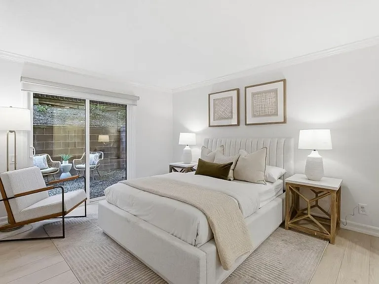 3335 La Mesa Dr — Photo 11