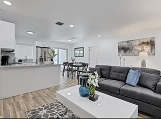 924 NE 7th St #1, Hallandale, FL 33009